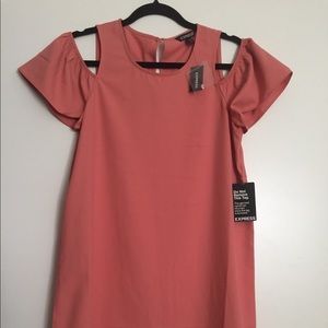 Mid length short-sleeve coral dress. New.